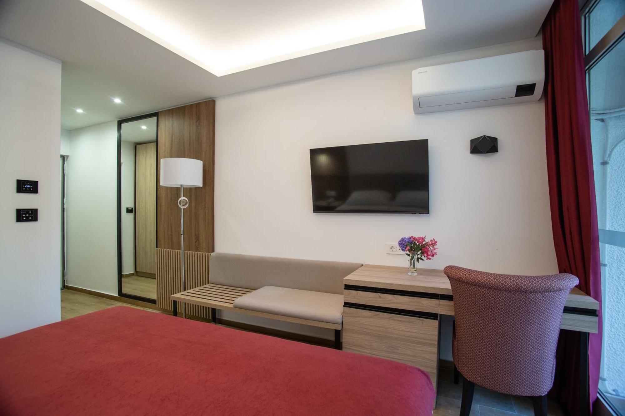 Hotel Slovenska Plaza Lux Budva Exterior photo